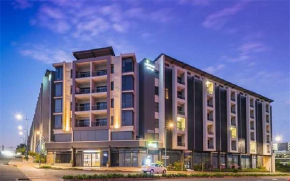 Spectacular 2 Bedroom 2 bathroom Urban Park apartment